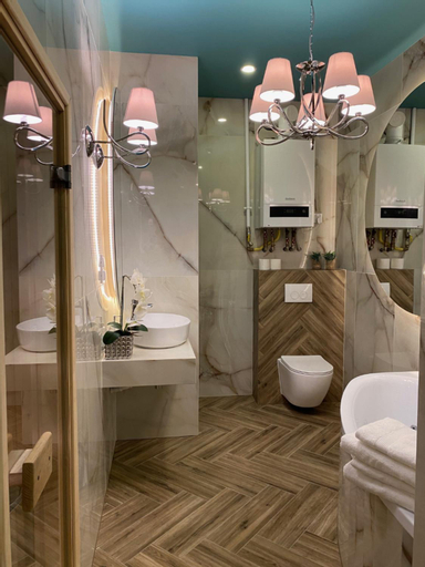 Bathroom 12