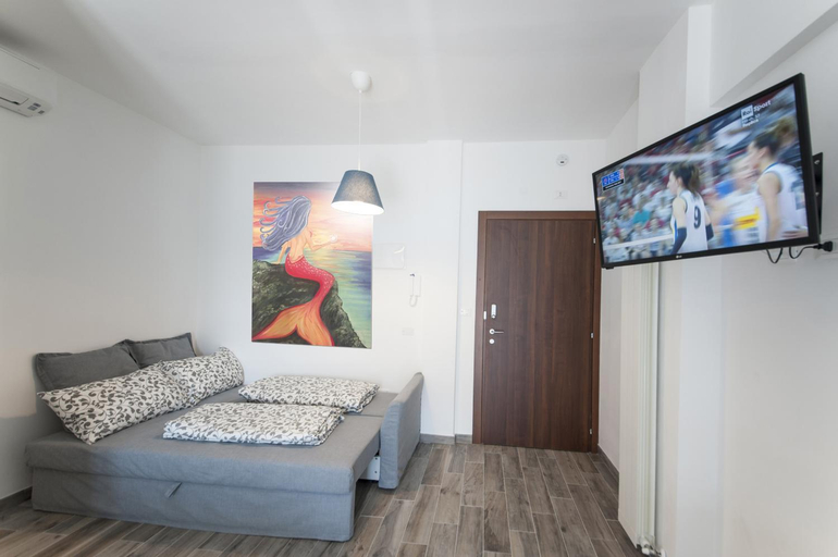 Others 5, Cipriani 5A RivieraHoliday, Savona