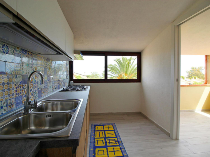 Kitchen 5, Apartment on Costa Rei with Stunning Beaches, Cagliari