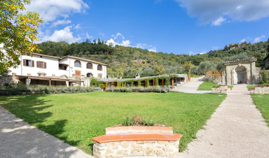 ISA-Farmhouse with swimming-pool in Chianti-area in the middle of Tuscan nature, Florence
