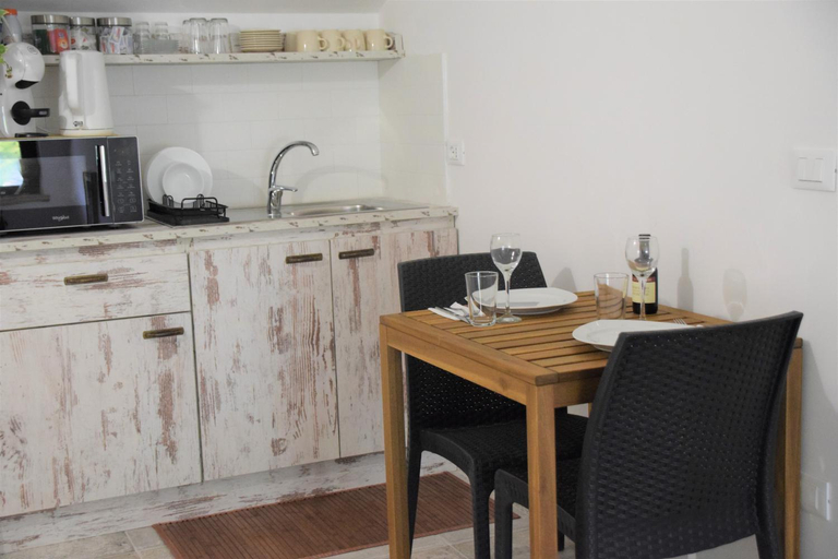 Others 4, b&b Adama, Salerno