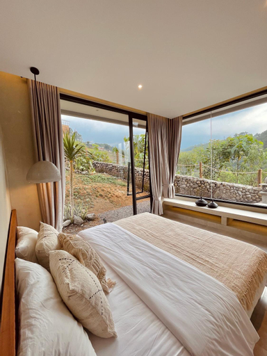 Bedroom 12