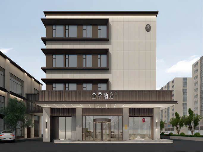Exterior & Views