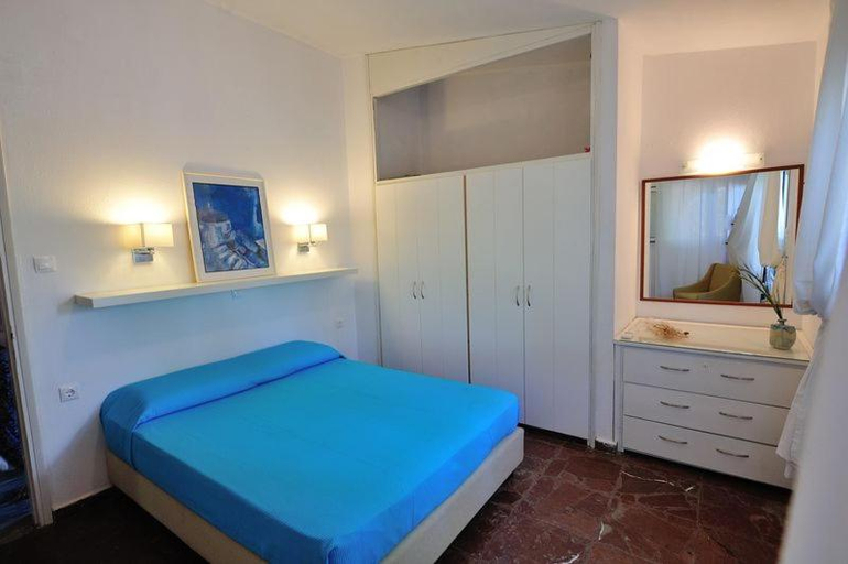 Others 5, Villa Ftelia, Thessaly
