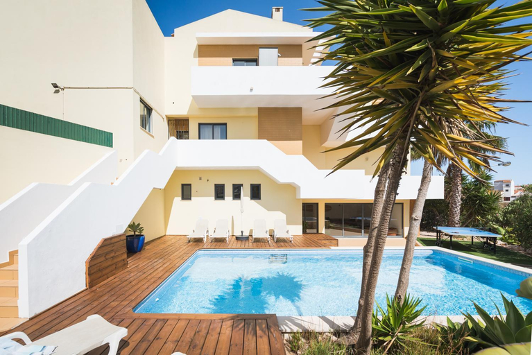 Others 5, Villa Boho, Lagos