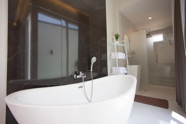 Bathroom 7