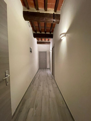 Others, Rent Room Iacopo, Lucca
