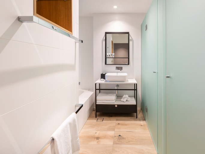 Bathroom 4