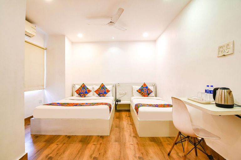 Bedroom 3, Fabhotel Globe Express, South 24 Parganas