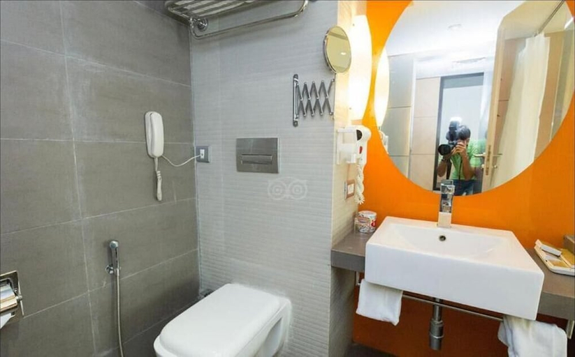 Bathroom, Picaddle The Luxury Boutique Resort, Pune