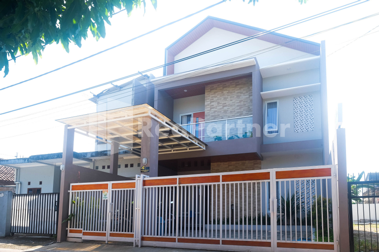 Exterior & Views 2, Sumarsi Homestay Mitra RedDoorz, Yogyakarta