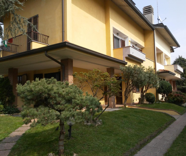 B&B accogliente a due passi dal metro di Milano - Casa Adriana, Milano