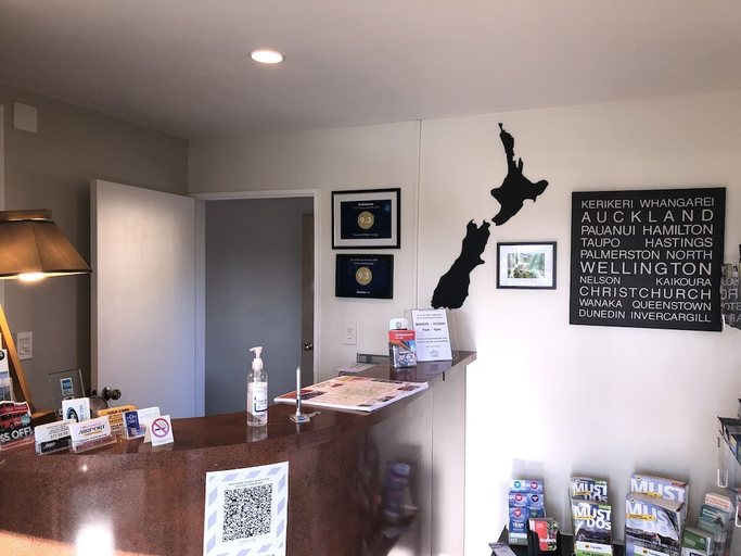 Food & Drinks 5, Tuscana Motor Lodge, Christchurch