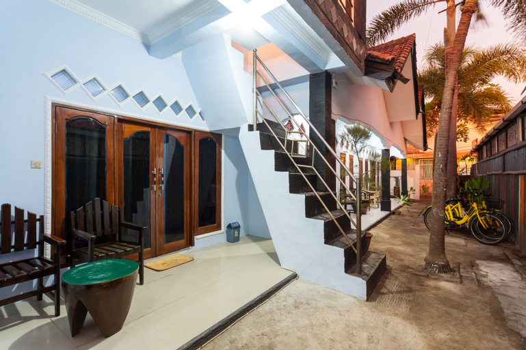 Exterior & Views 9