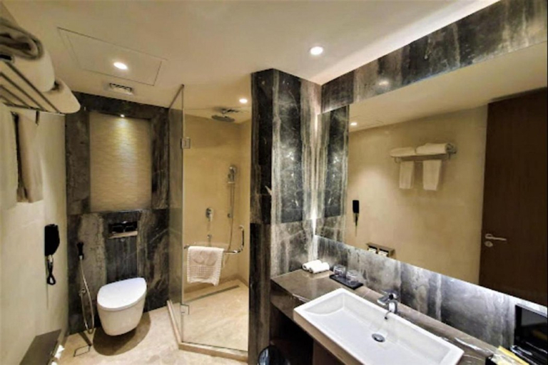 Bathroom, Best Western PLUS Runway - Luxury Collection Hotel, Dhaka