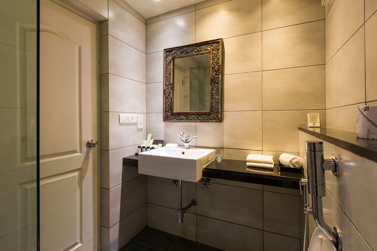 Bathroom 3, The Fern Residency Miramar, North Goa