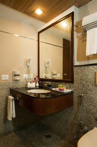 Bathroom 4, Royal Orchid Fort Resort, Dehradun