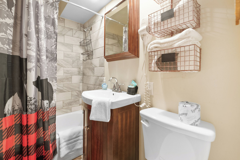 Bathroom 3, Shady Pine Cottage, San Bernardino