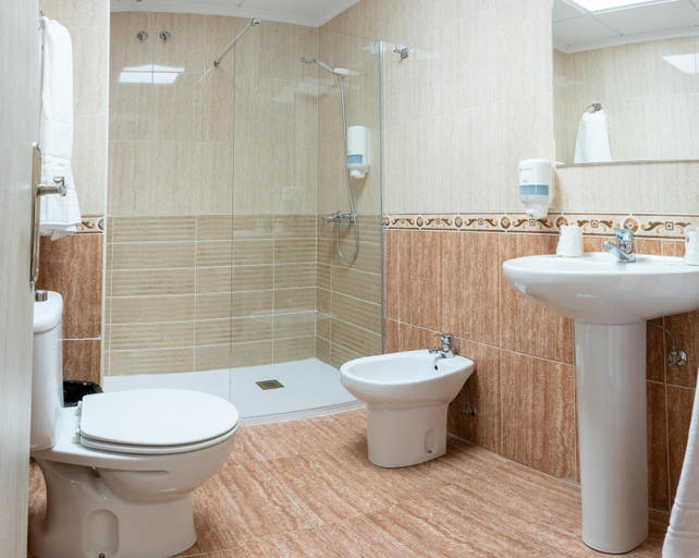 Others 5, Hostal Vinuela, Badajoz