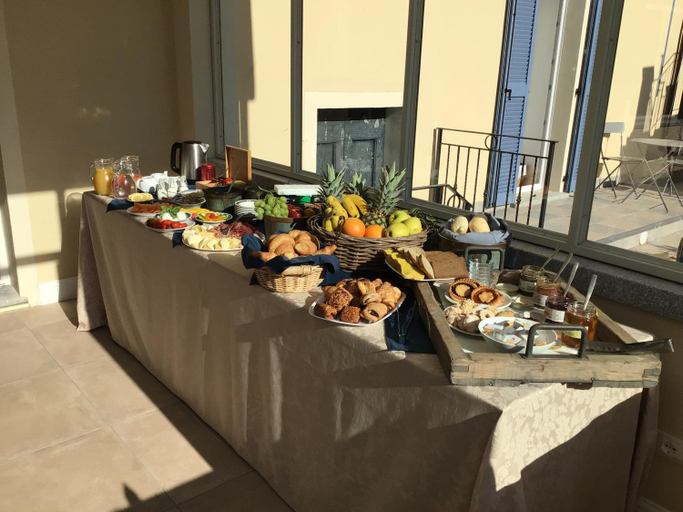 Food & Drinks 3, B&B Villa Eden jacuzzi pool, Como