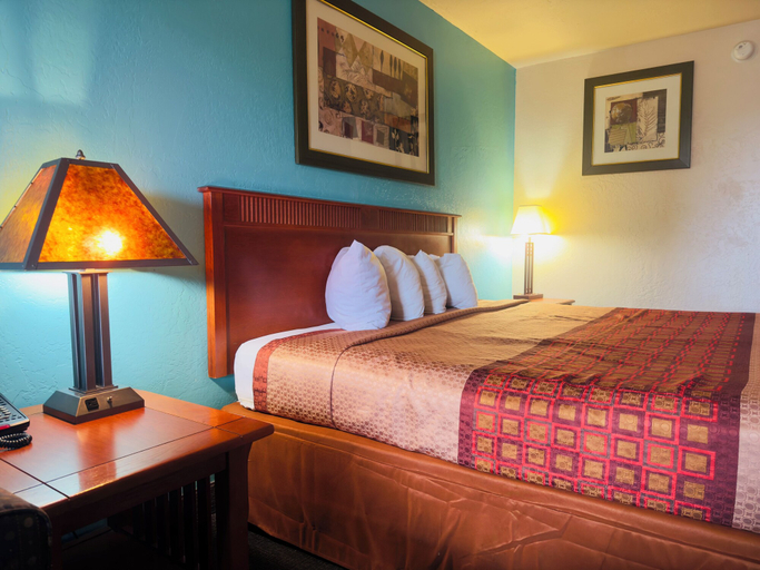 Bedroom 3, Claridge Inn, Washington