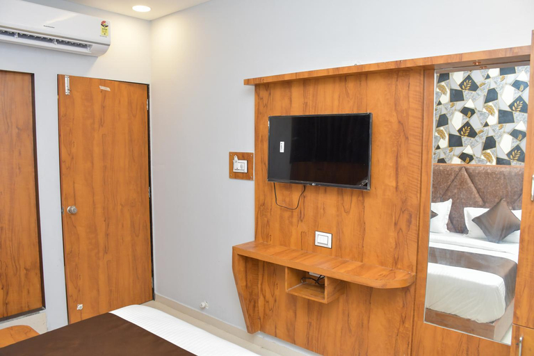 Bedroom 2, Hotel Green Park, Gandhinagar