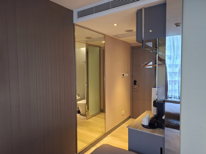 Bathroom 16