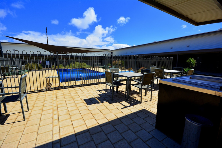 Food & Drinks, MainStay Suites Whyalla, Whyalla
