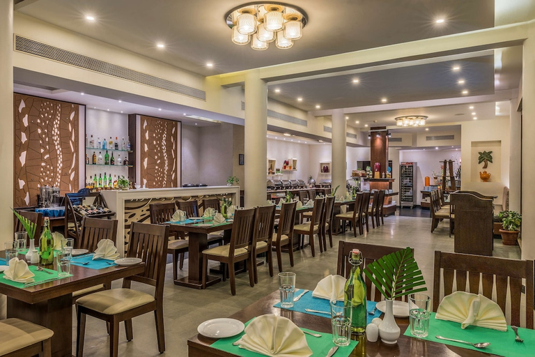 Food & Drinks 5, Radisson Goa Candolim, North Goa