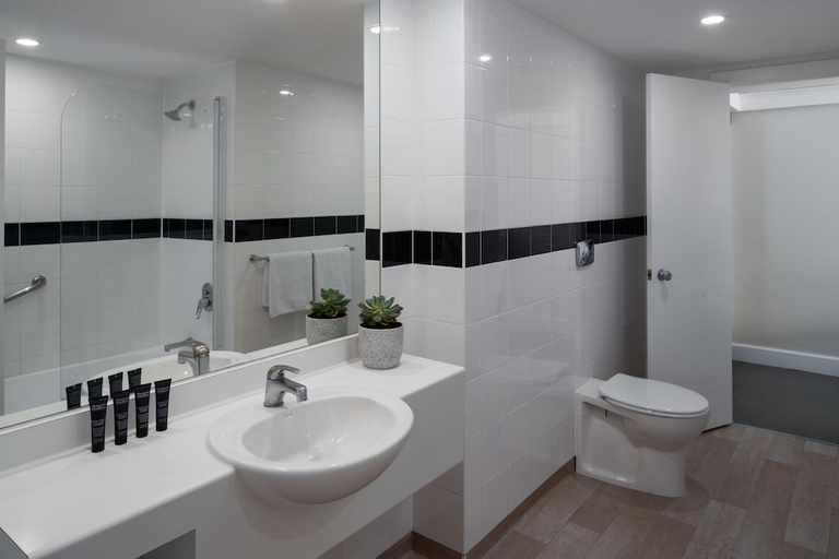 Bathroom 4, Rydges Lakeland Resort Queenstown, Queenstown-Lakes