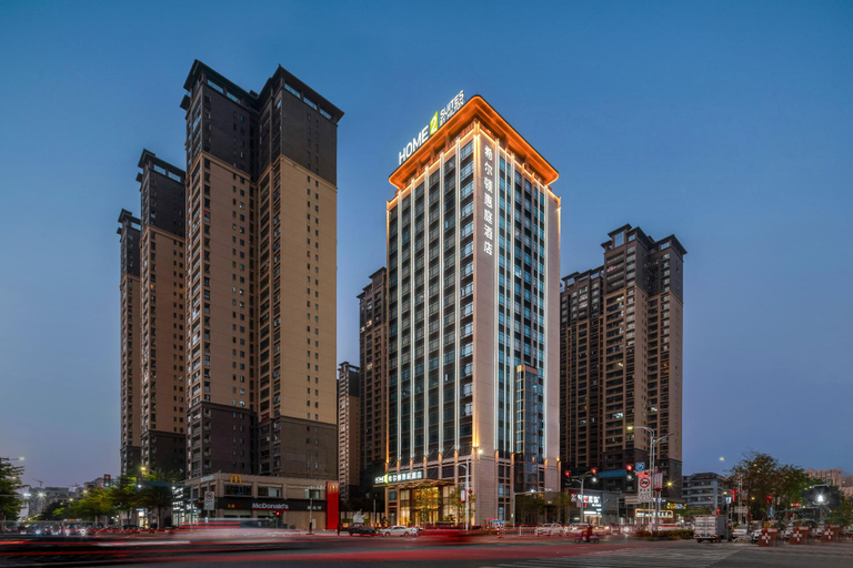 Exterior & Views