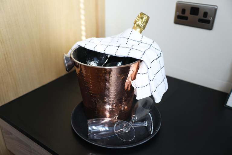 Food & Drinks, The Regent Motel & Bar, East Sussex