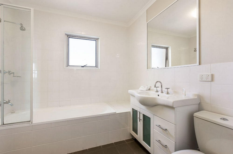 Bathroom 4, Quest Wollongong, Wollongong - Inner