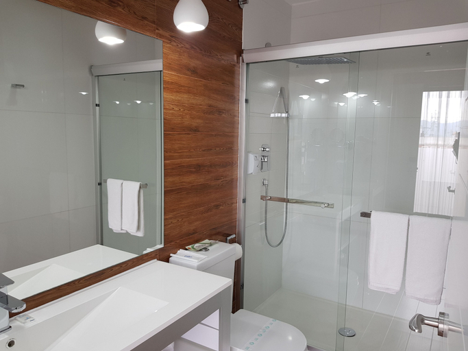 Bathroom 5, Hotel Art Santander, Cantabria