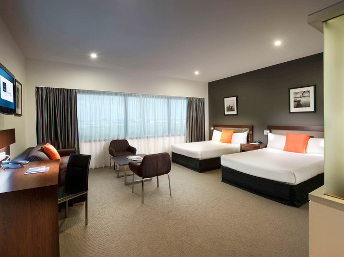 Bedroom 4, Novotel Brisbane Airport, Pinkenba-Eagle Farm