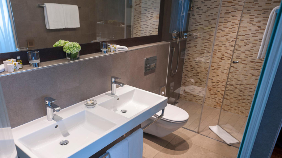 Bathroom 8
