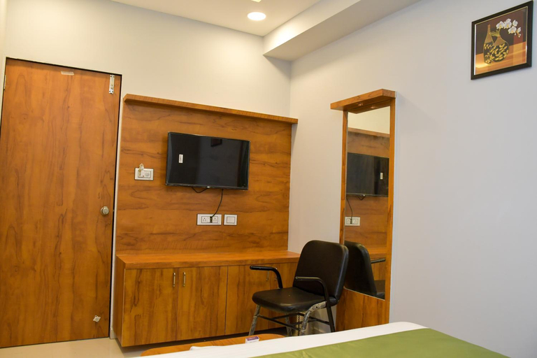 Others 5, Hotel Green Park, Gandhinagar