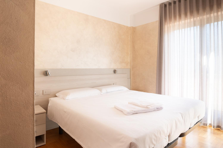 Bedroom 2, Hotel Vezza Alpine Lodge & Spa, Brescia