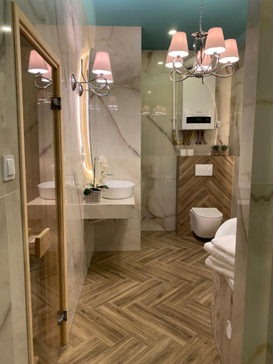 Bathroom 16