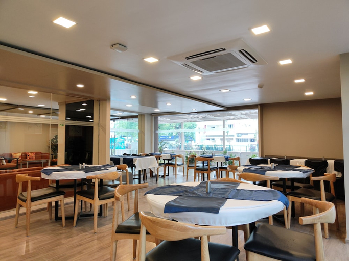 Food & Drinks 5, Kanak Beacon Hotel, Ahmadabad