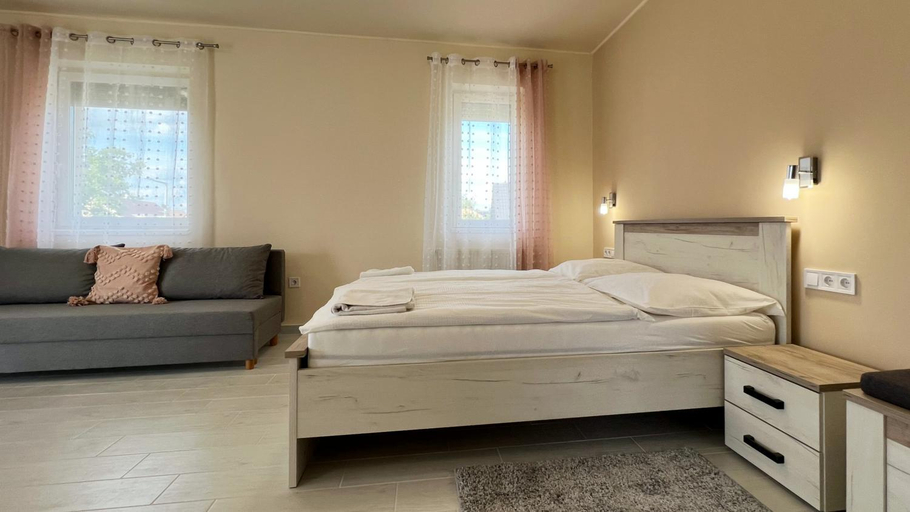 Others 5, Gardencity Apartmanhaz, Győr