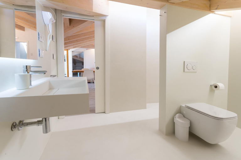 Bathroom 1, La Giostra Home Apartments, Trento