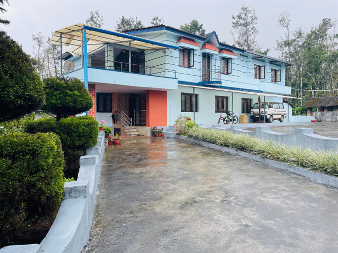 Exterior & Views