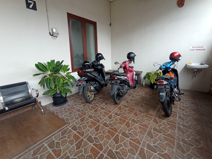Others 5, RedDoorz @ Syariah House Purwokerto, Banyumas