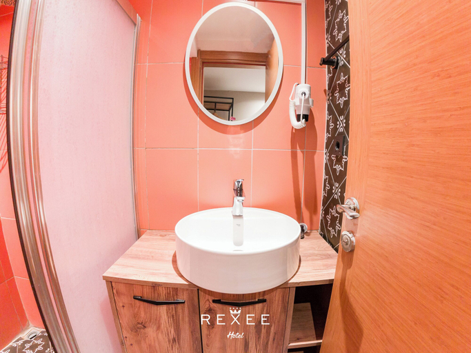 Bathroom 5, Rexee Hotel, Beyoğlu