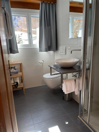 Bathroom 3, Modernes Studio Zermatt, Visp