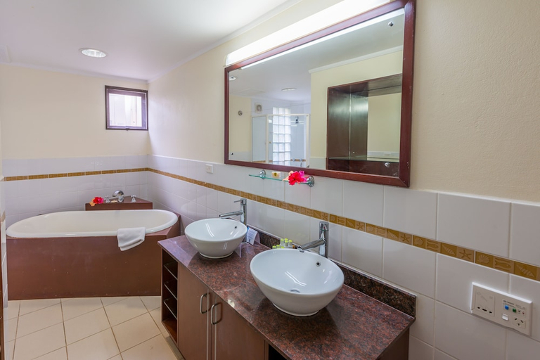 Bathroom 3, Mana Island Resort, Nadroga/Navosa