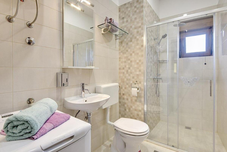 Bathroom 2, Villa Ambrosiana, Vodnjan