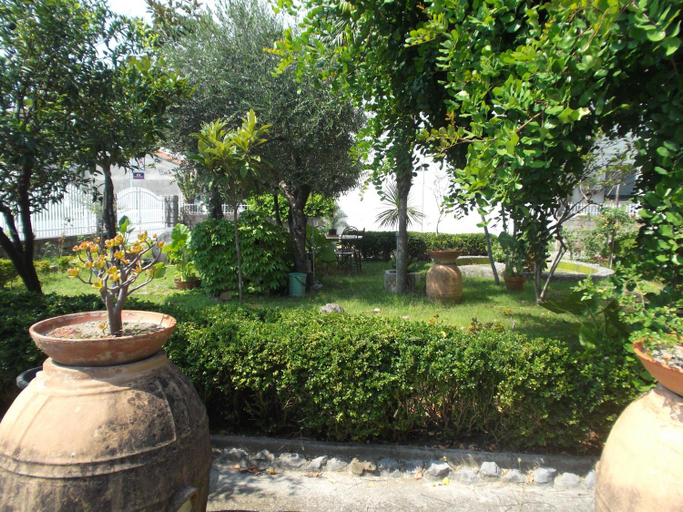 Others 5, Le Magnolie, Salerno