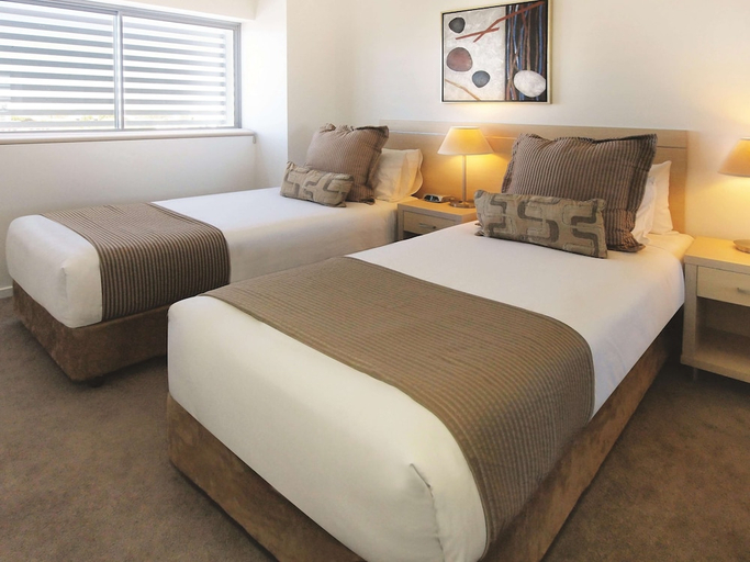 Bedroom 3, Oaks Townsville Gateway Suites, South Townsville